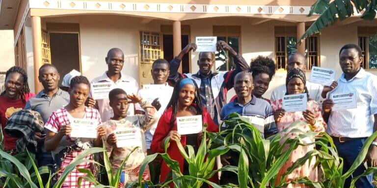 The students show their achieved certificate